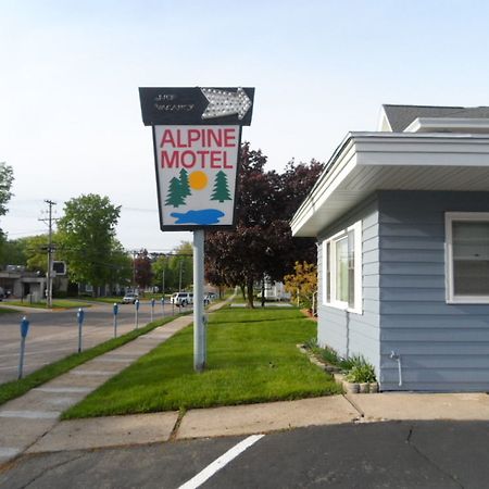 Alpine Motel In Heart Of Wisconsin Dells Downtown. Exterior photo